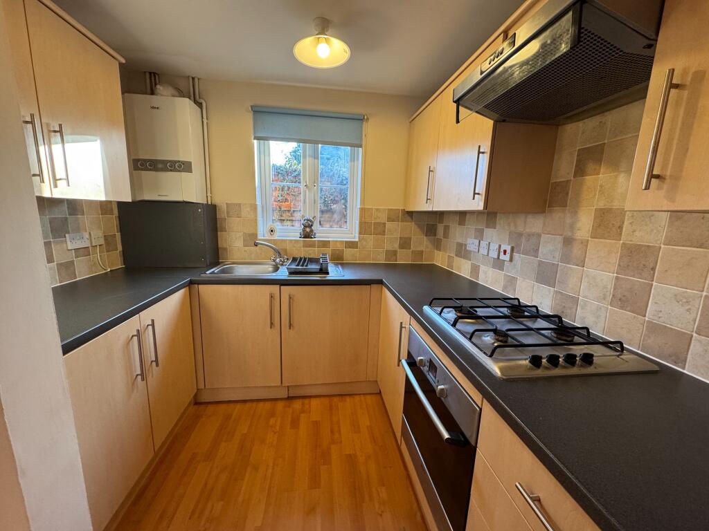 Ermin Mews, Stratton St Margaret, Swindon, SN3 photo 2
