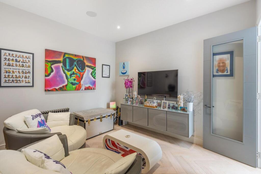 House in London - View 5