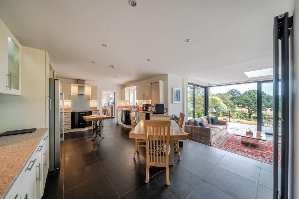 House in Southampton - View 3