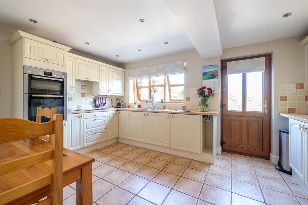 House in Brimfield, Herefordshire - View 4