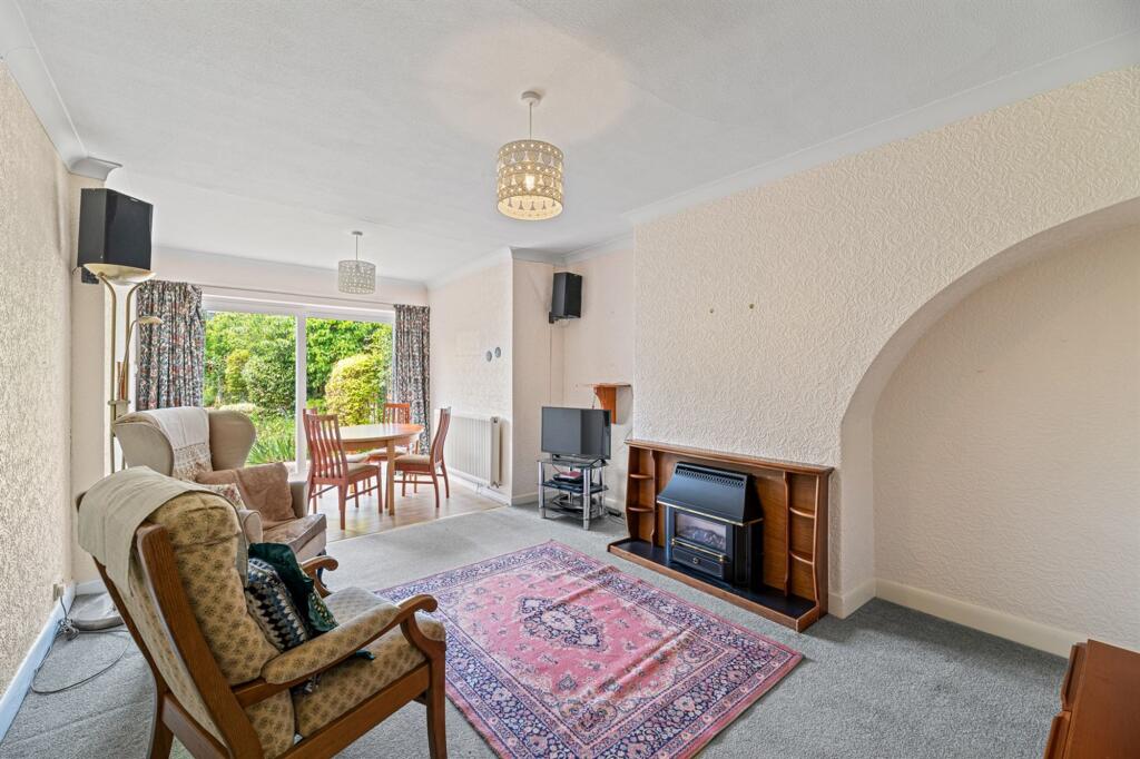 Doric Avenue, Frodsham, WA6 photo 4