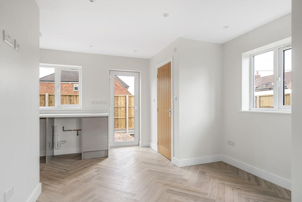 House in South Oxfordshire, Wheatley - More