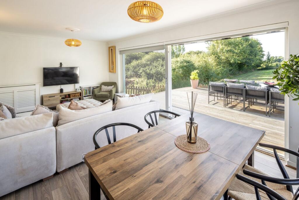 House in St Martin, La Vingtaine de Faldouet - More