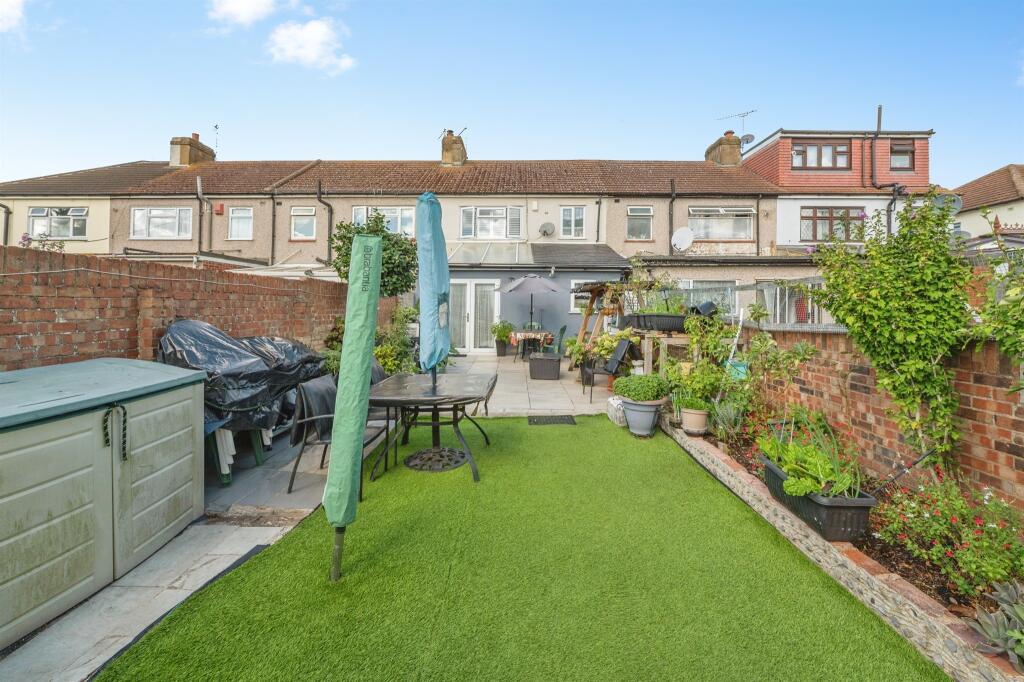 House in London - View 3