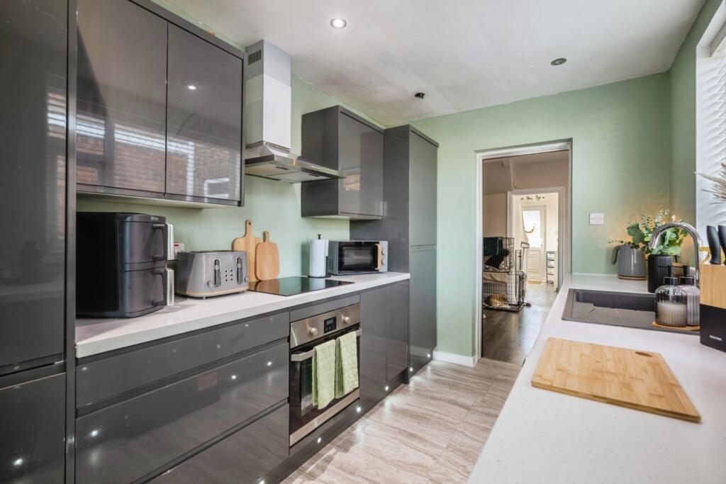 House in Hull, Kingston upon Hull - More