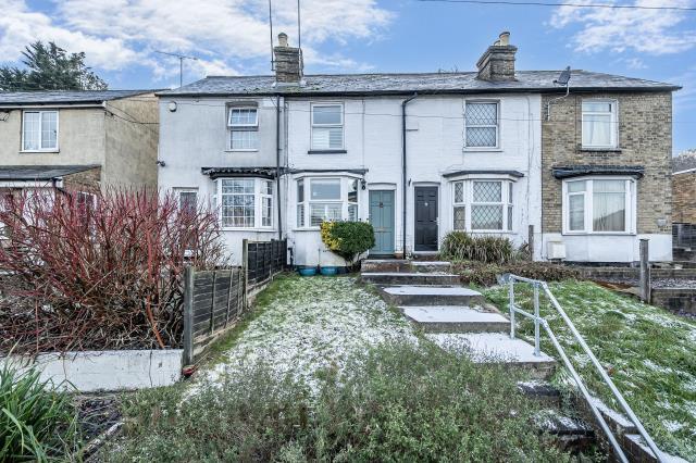 2-bed terraced on Boundary Road, Loudwater, High Wycombe, £335,000