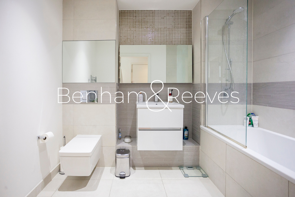 Apartment in London - More