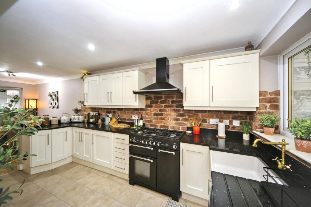 Montford Rise, Aspull, WN2 photo 3