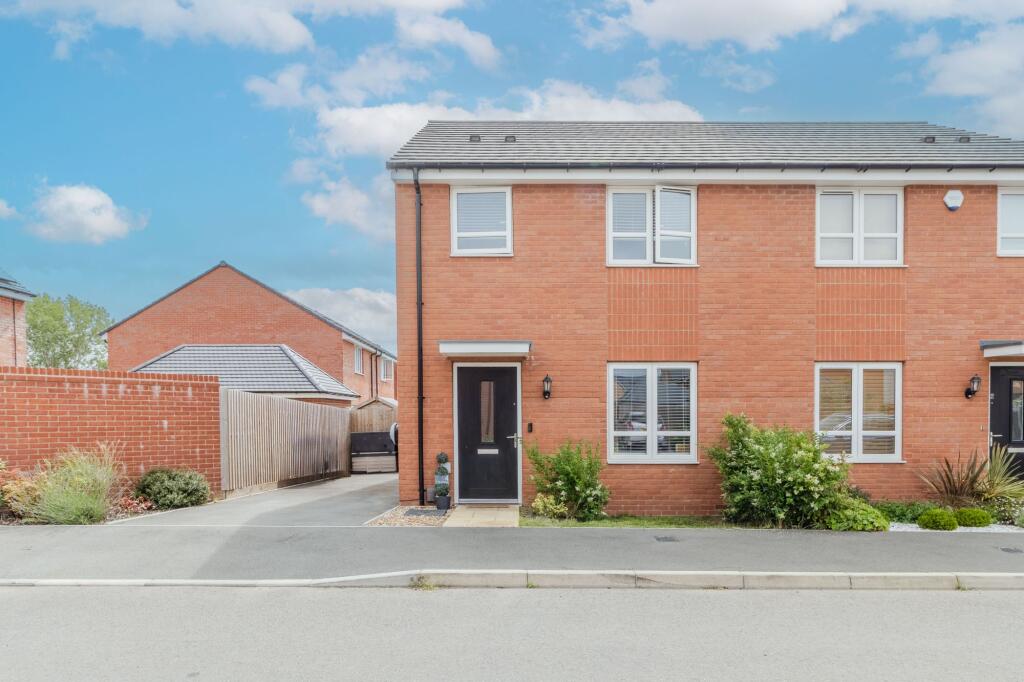 Main image of property: Simon Mews, Upper Lighthorne, CV33