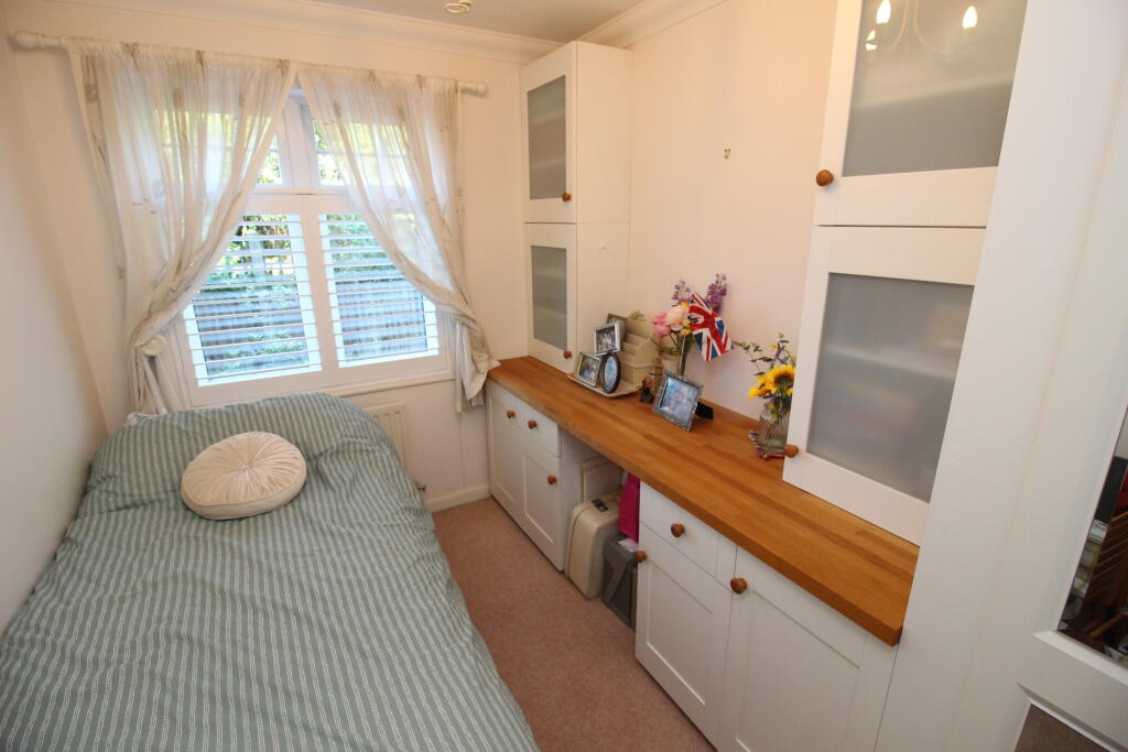 Apartment in Kingston upon Thames - More