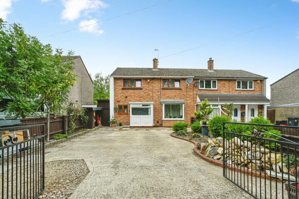 Main image of property: Shaftesbury Avenue, Swindon
