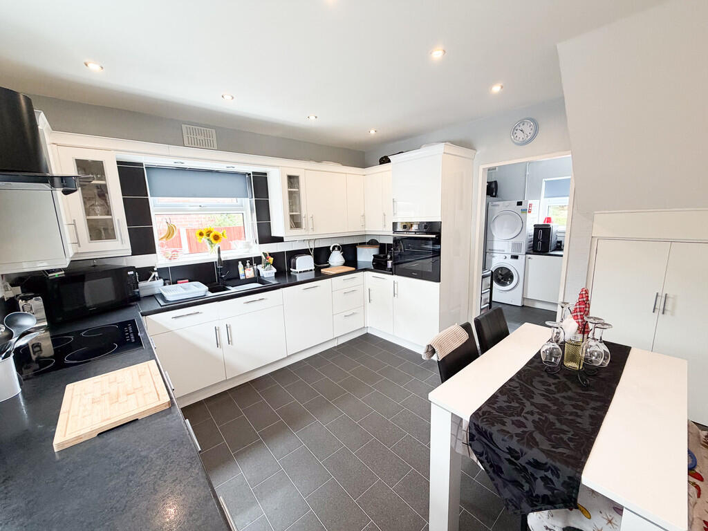 House in Stoke-on-Trent - View 4