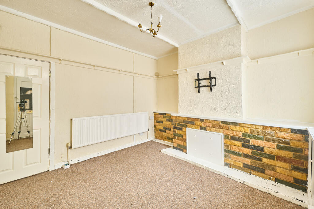 House in Stoke-on-Trent, Normacot - View 3