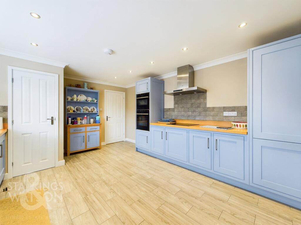 House in Mid Suffolk, Botesdale - More
