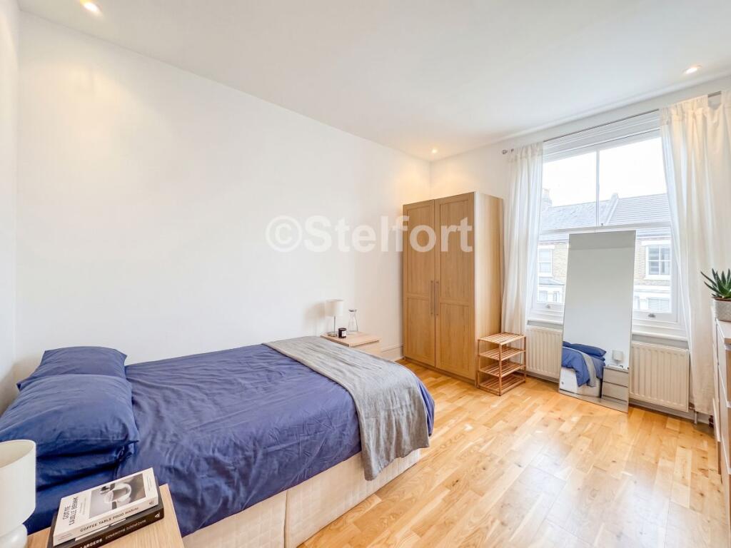 Apartment in London - View 5