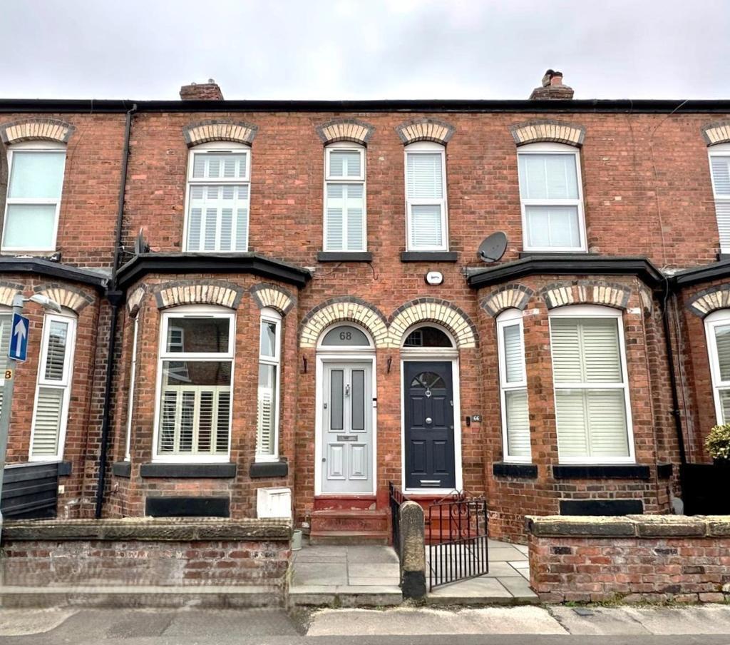 Main image of property: Bold Street, Hale, WA14 2ES