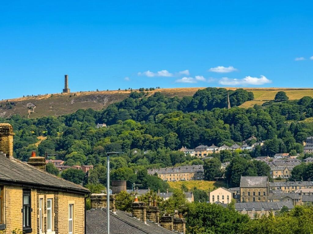 House in Bolton - View 4