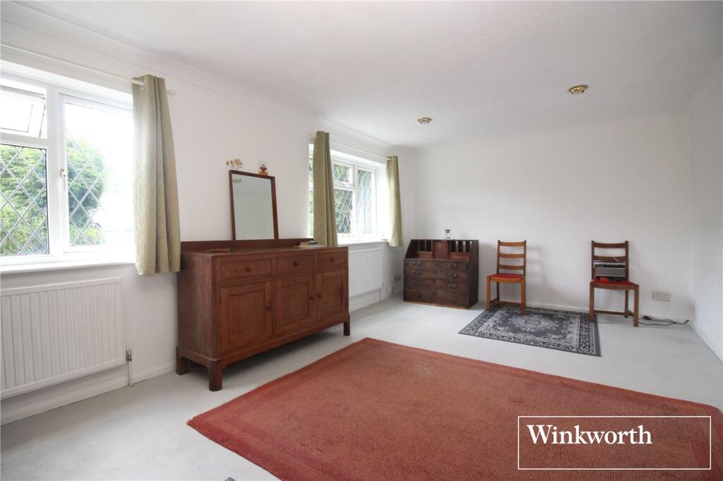 31A, Oakwood Avenue, Borehamwood, Hertfordshire, WD6 photo 3