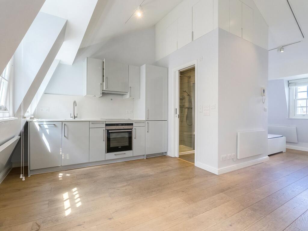 Studio flat for rent