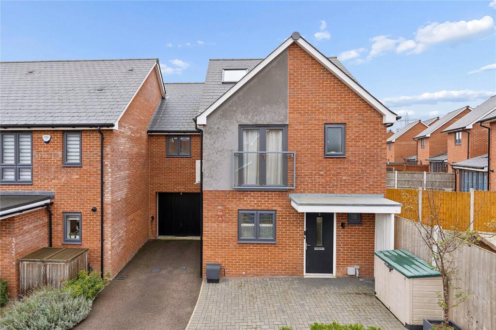 4-bed detached on Marlowe Close, Northfleet, Gravesend, Kent, DA11, £575,000