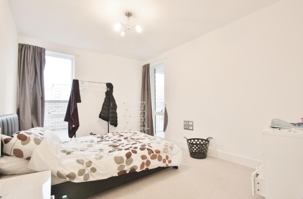 Abbotsford Court, Lakedrive, Park Royal, NW10 photo 4