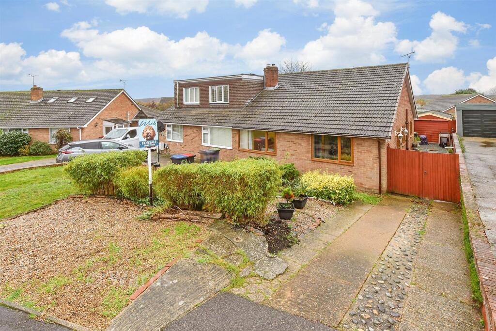Cedar Road, Sturry, Canterbury, Kent photo 2