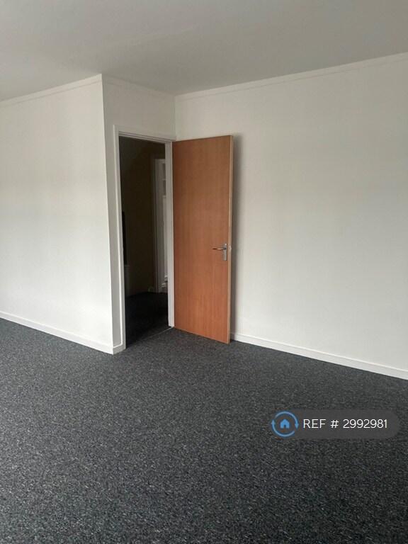 Apartment in Rochester - View 3