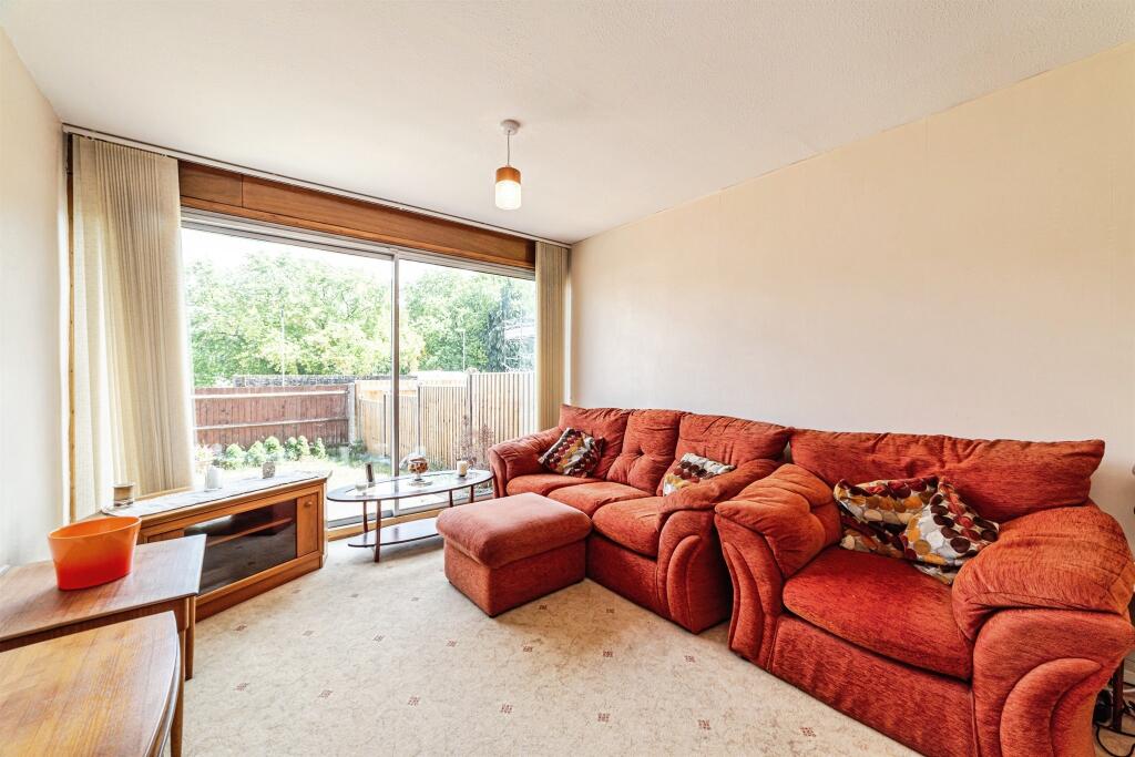 Charnwood Close, Basingstoke - More