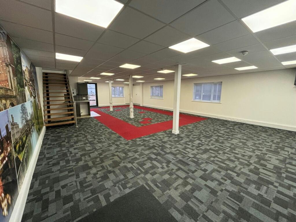 Interior 2.jpg