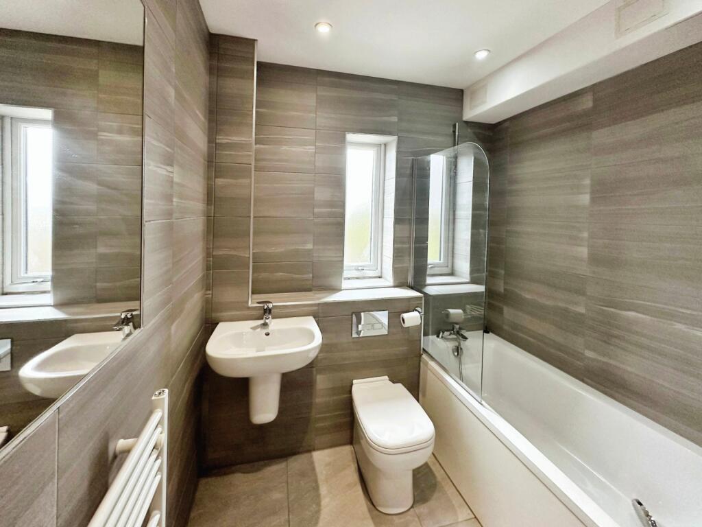 Apartment in Salford, Higher Broughton - View 5