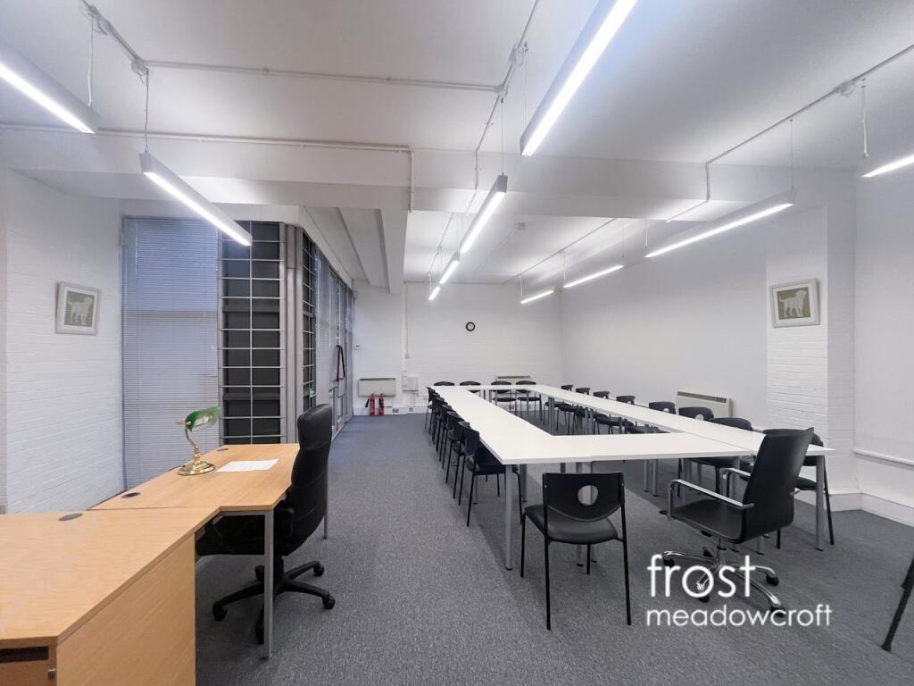 Unit 3 Walmer Courtyard Holland Park W11 office for sale office2.jpg