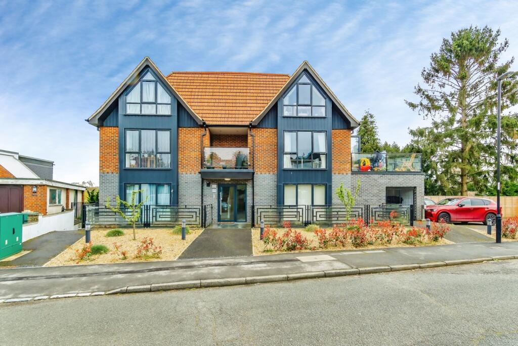 Main image of property: Lynne Close, South Croydon, CR2