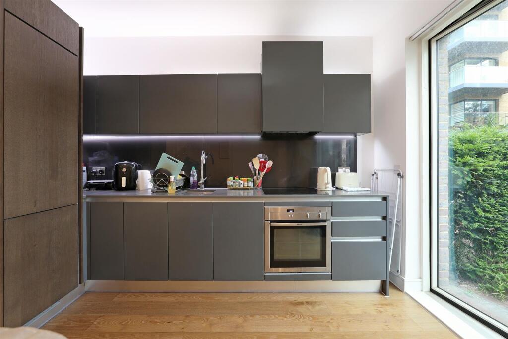 Apartment in London - View 2