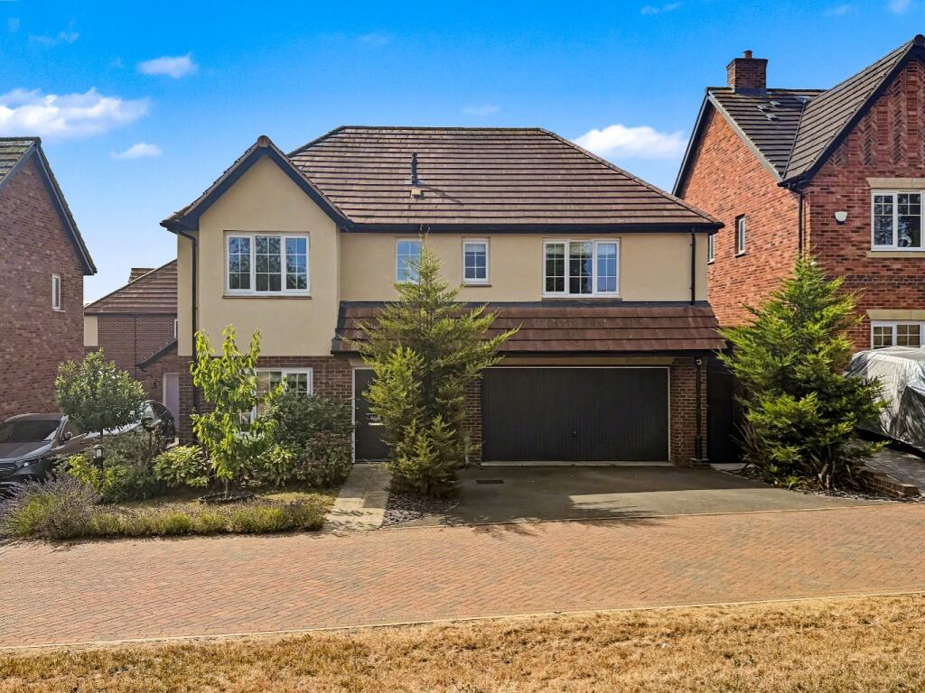 Main image of property: 51 Buttercup Drive, Daventry, NN11 4FW