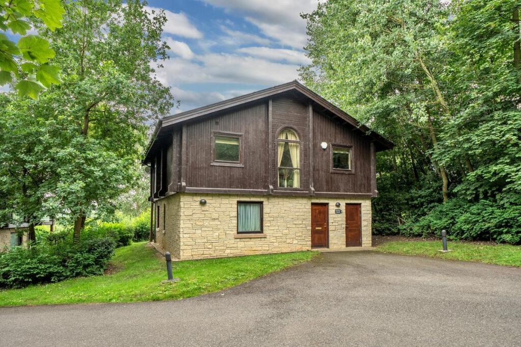 Lodge 33, Belton Woods, Belton, Grantham photo 2