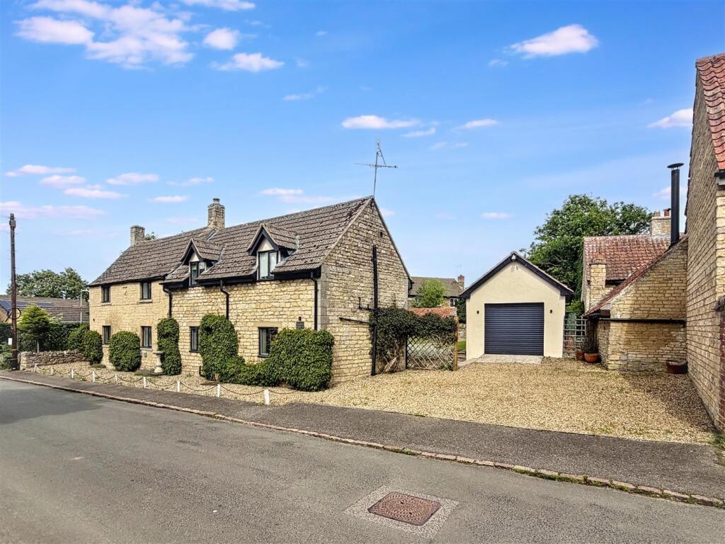 Main image of property: Manor Cottage, Manor Road, Stretton, Oakham, LE15 7QZ