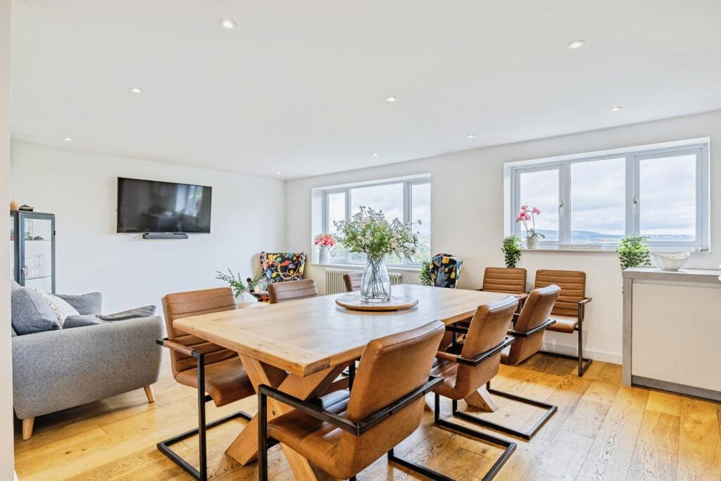 House in Torquay - More