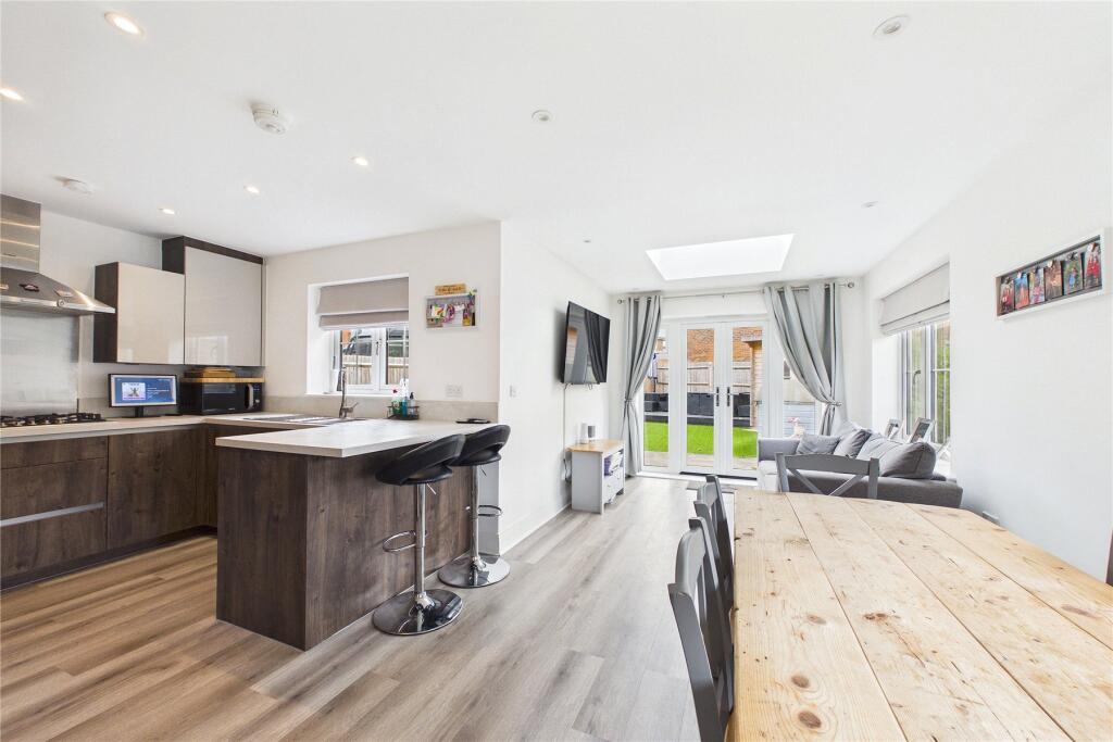 House in Deepcut, Surrey - View 3