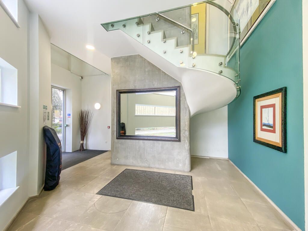Main image of property: 45 Holloway Road, Highbury, N7