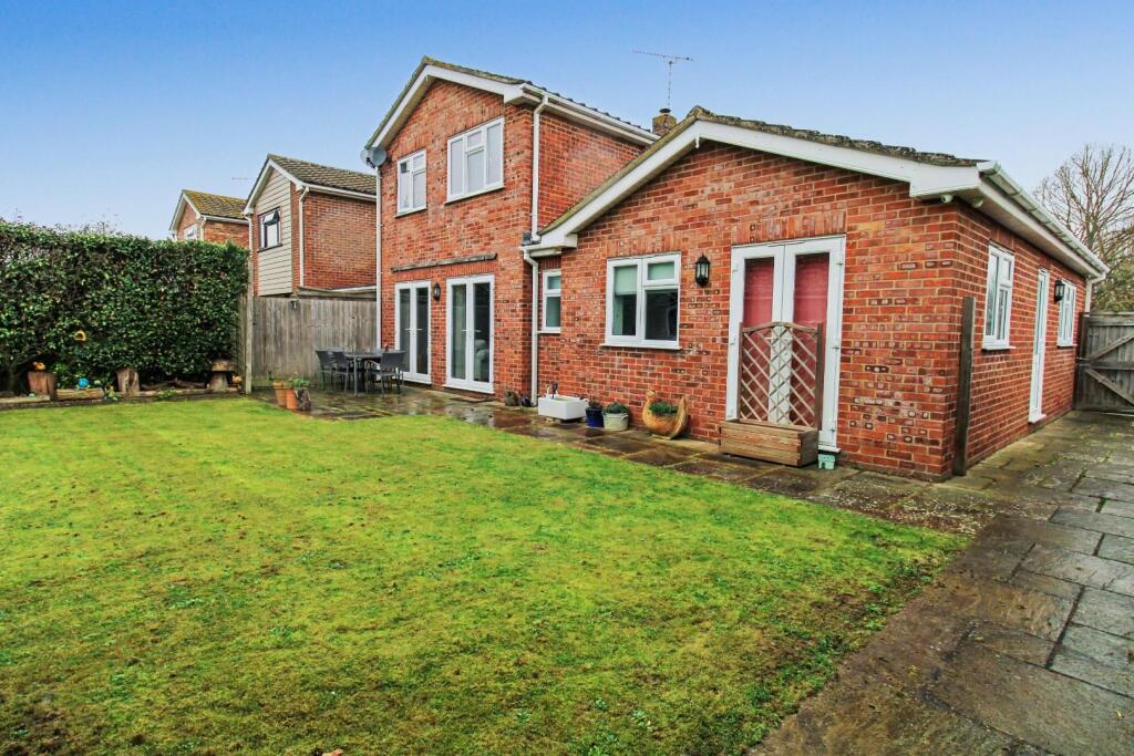 Seabrook Gardens, Boreham, Chelmsford photo 3