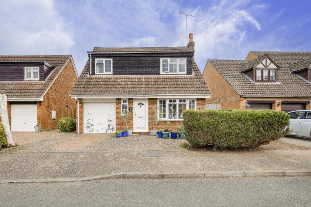 Main image of property: Shepherds Mead, Leighton Buzzard