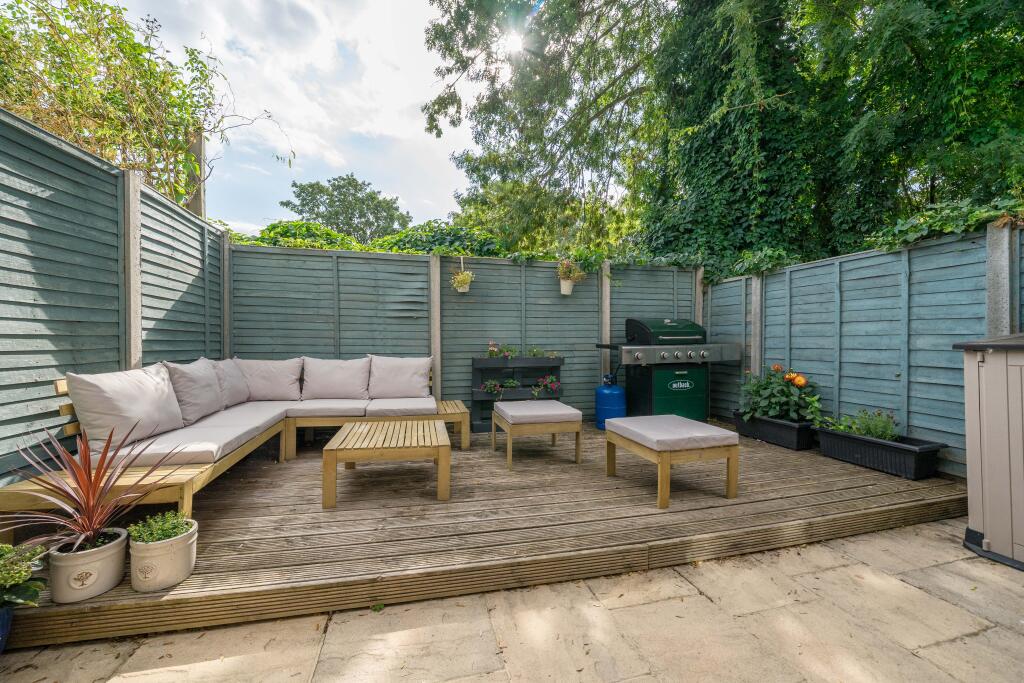 Apartment in London - View 3