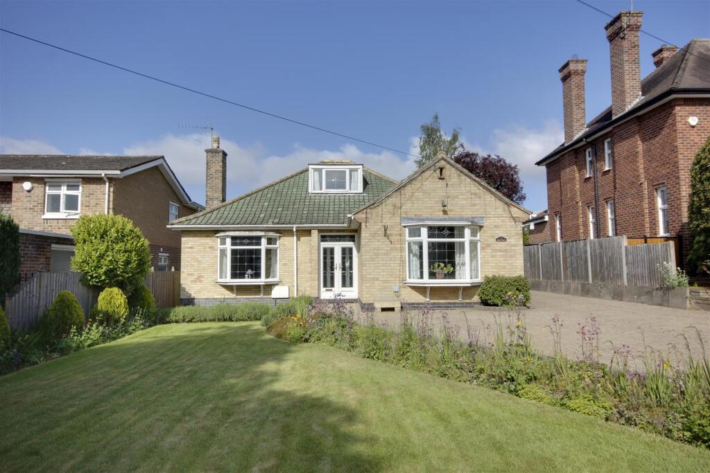 3-bed detached on Godmans Lane, Kirk Ella, £450,000