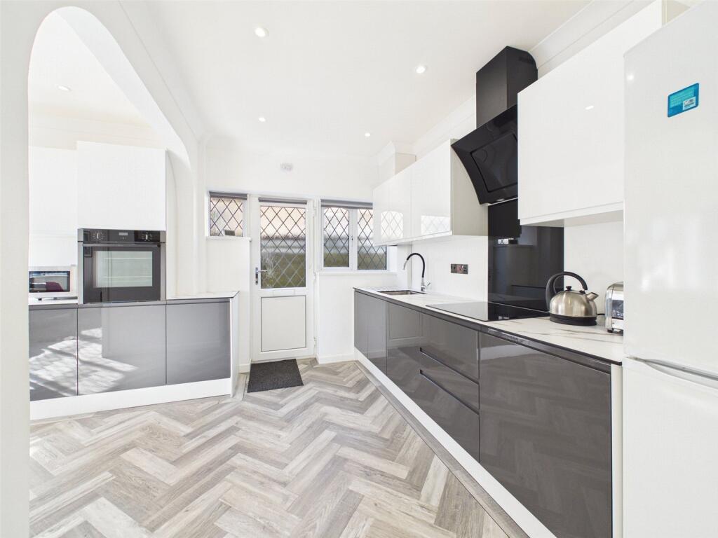 23, Stanpit, Christchurch, Dorset, BH23 photo 3