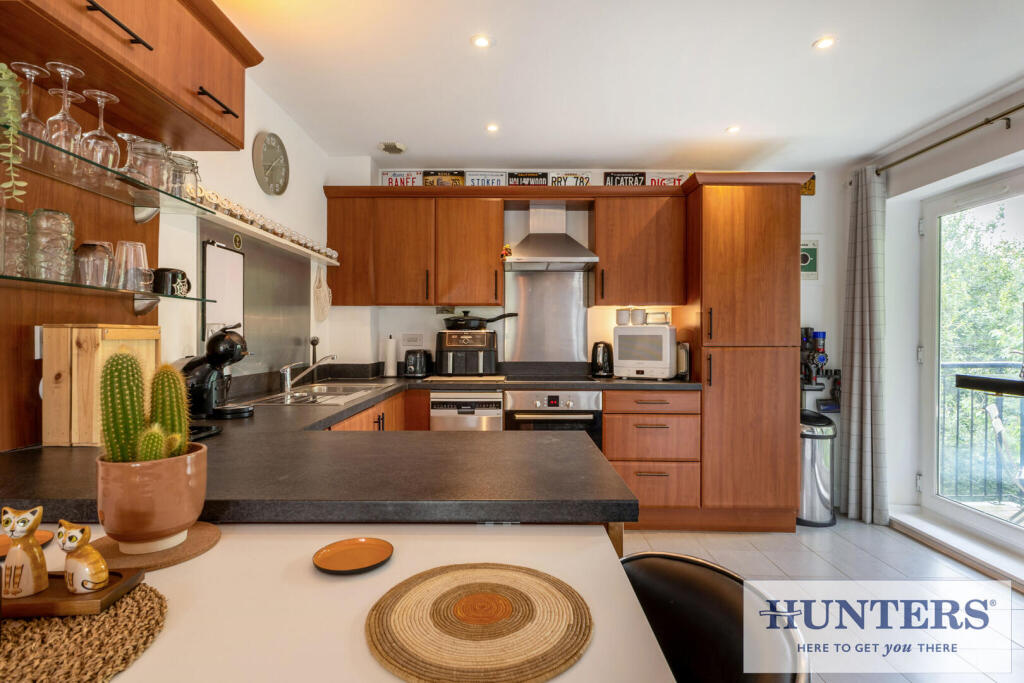 Apartment in Leeds, Horsforth Woodside, Horsforth - View 3