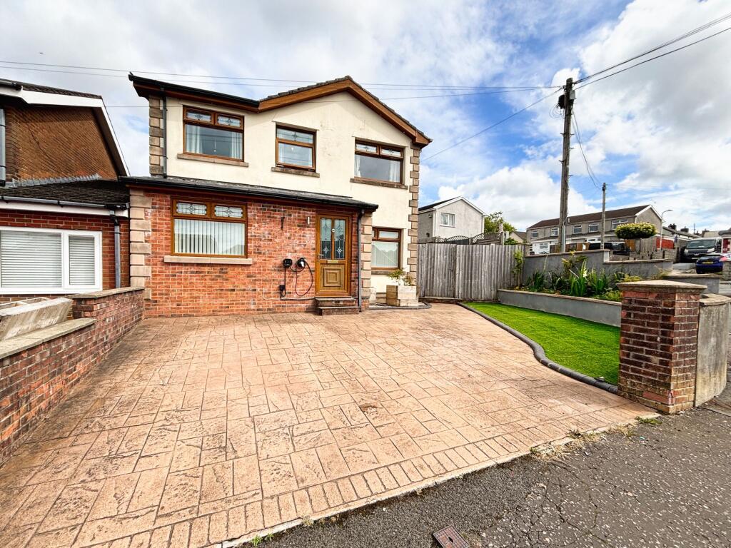 Main image of property: Elm Rise, Bryncethin, CF32