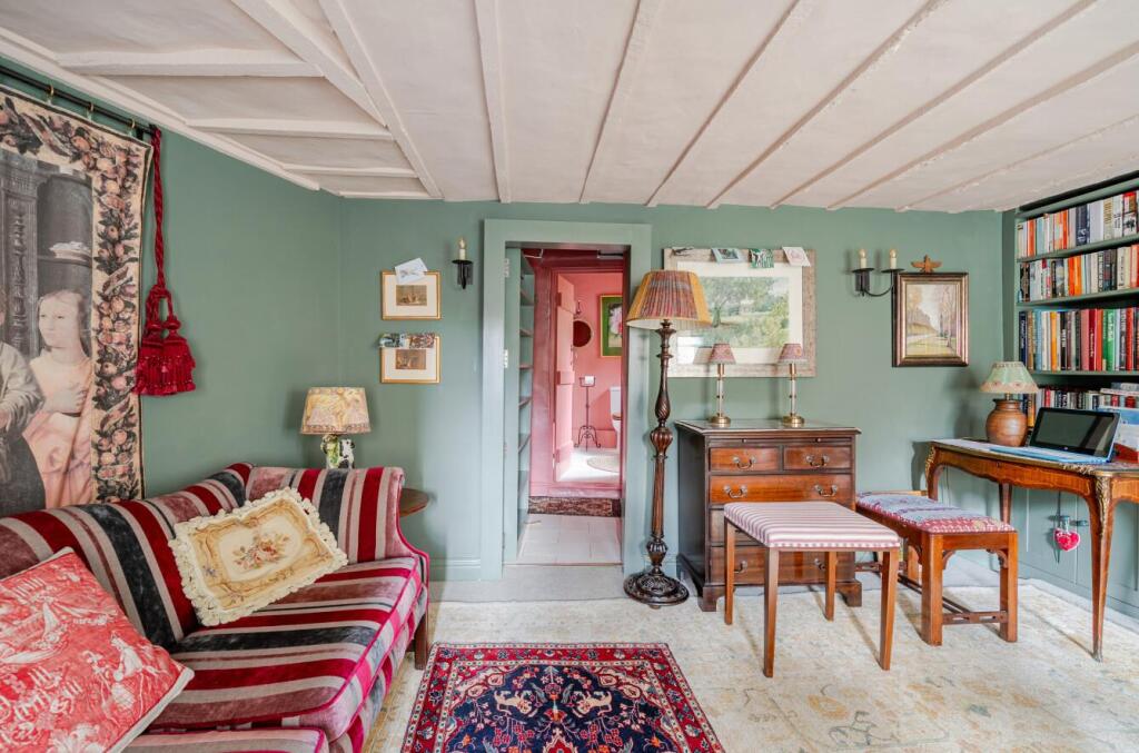 House in Malmesbury, Wiltshire - More
