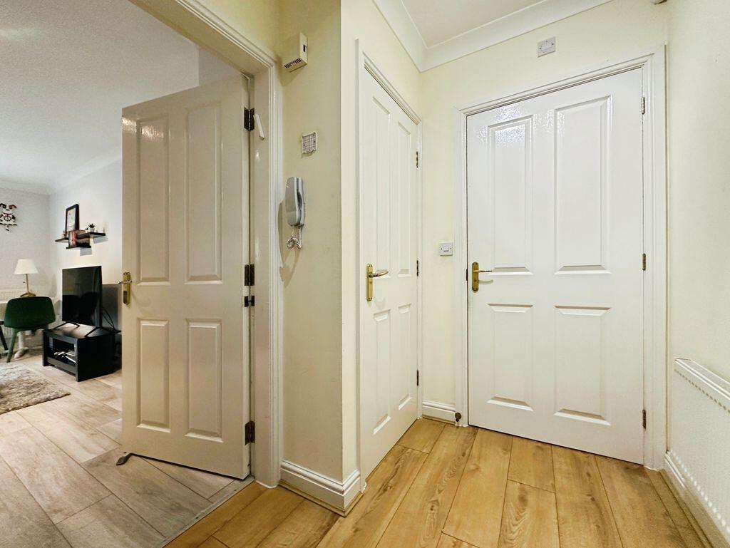 Apartment in Bolton - More