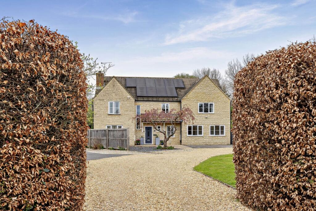 Main image of property: Perrinsfield, Lechlade, Gloucestershire, GL7