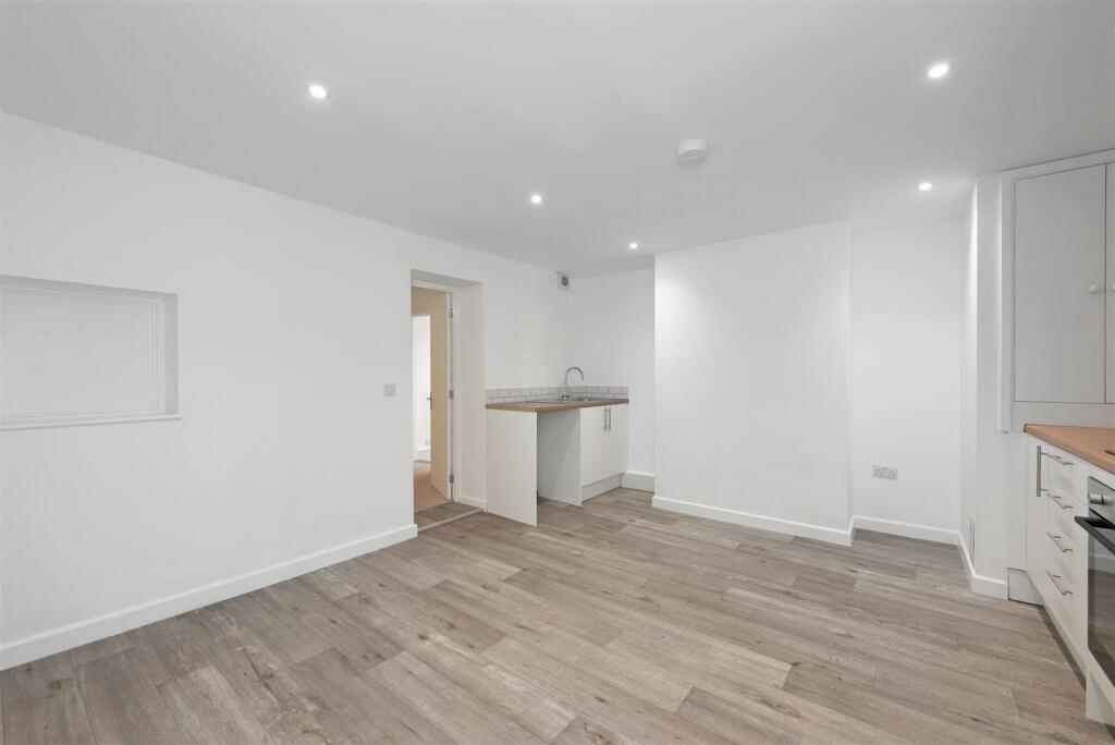 Apartment in Reading - More